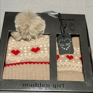 Madden Girl Heart Pattern Women’s Beanie & Glove Set